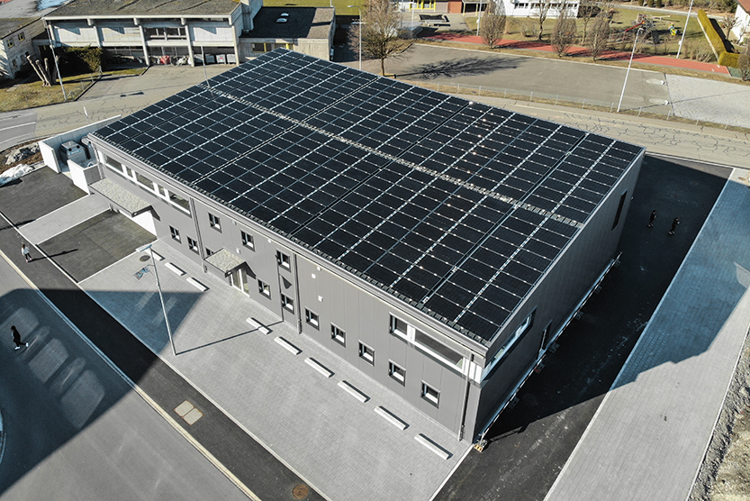 clevergie Photovoltaik Aufdachanlage auf Blechdach
