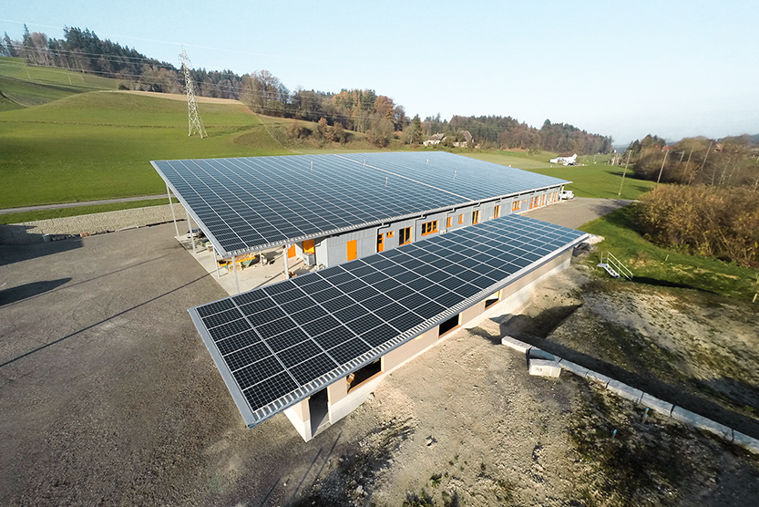 clevergie Photovoltaik Aufdachanlage Gewerbehalle