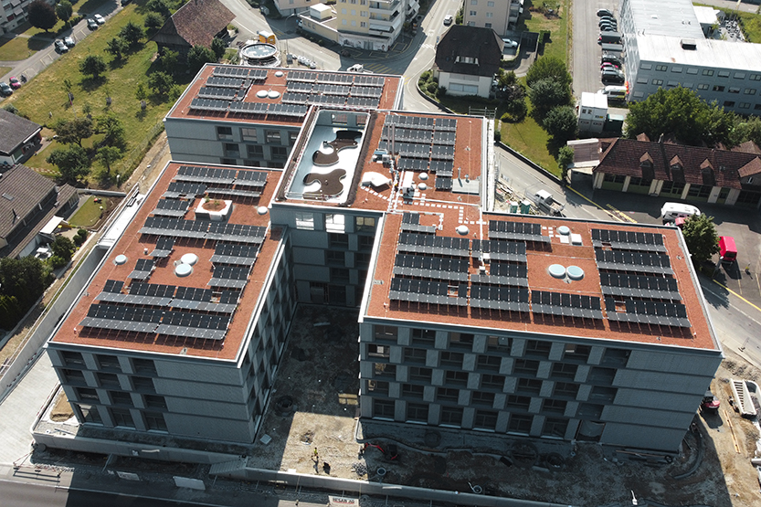 clevergie Photovoltaik Flachdachanlage Alterszentrum