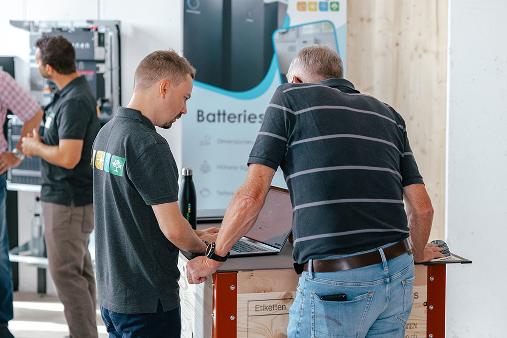 Batteriespeicher Gespräch - Tag der offenen Tür Rückblick